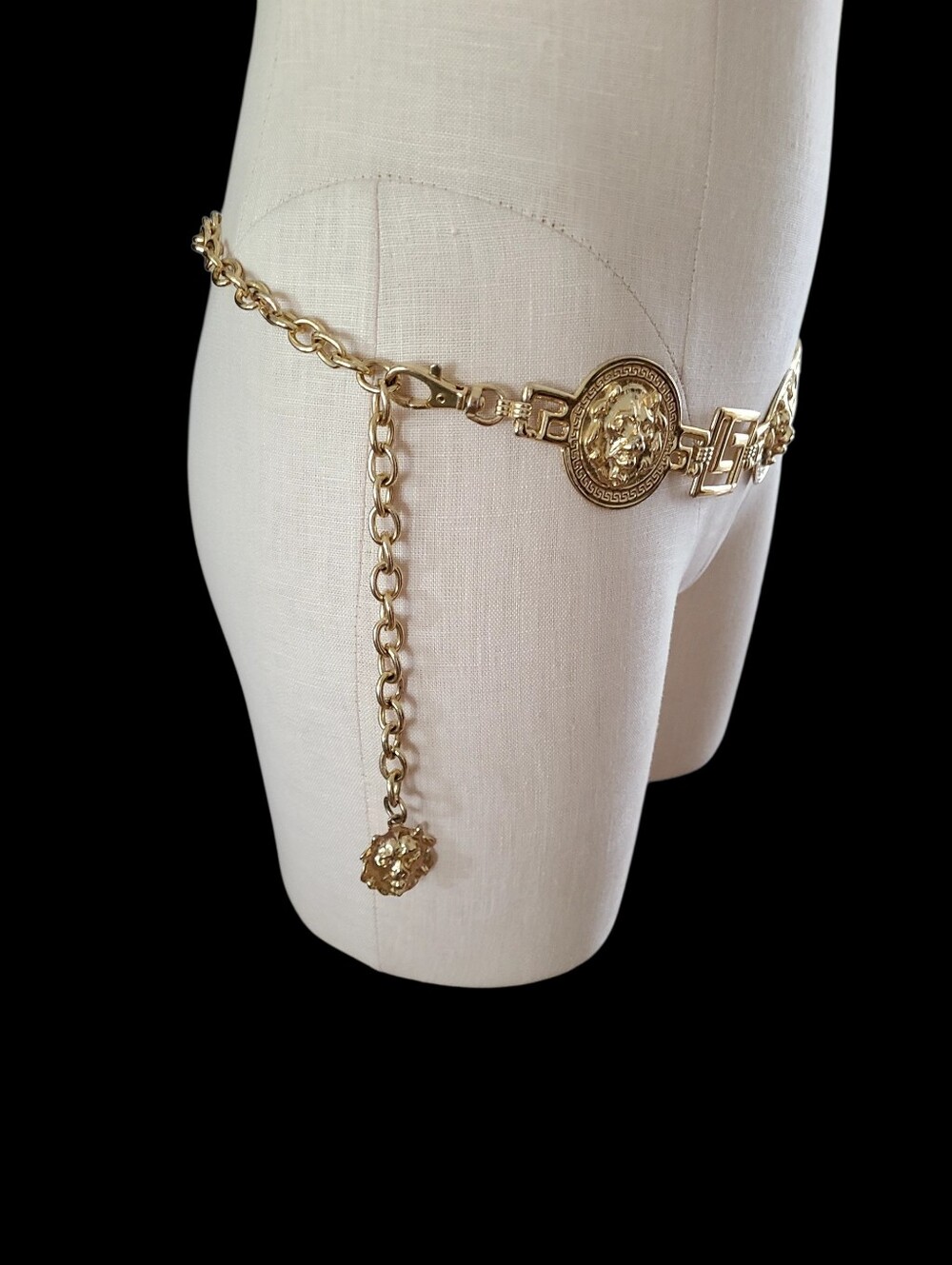Vintage 1990s Gold Lion Head Medallion Segmented Link & Chain Belt - Picture 2 of 6